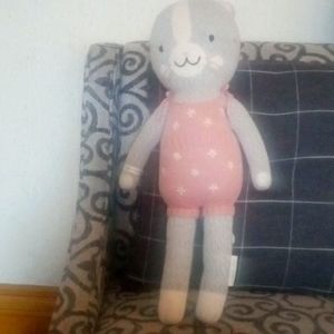 Cuddle and kind kitten. Good condition.